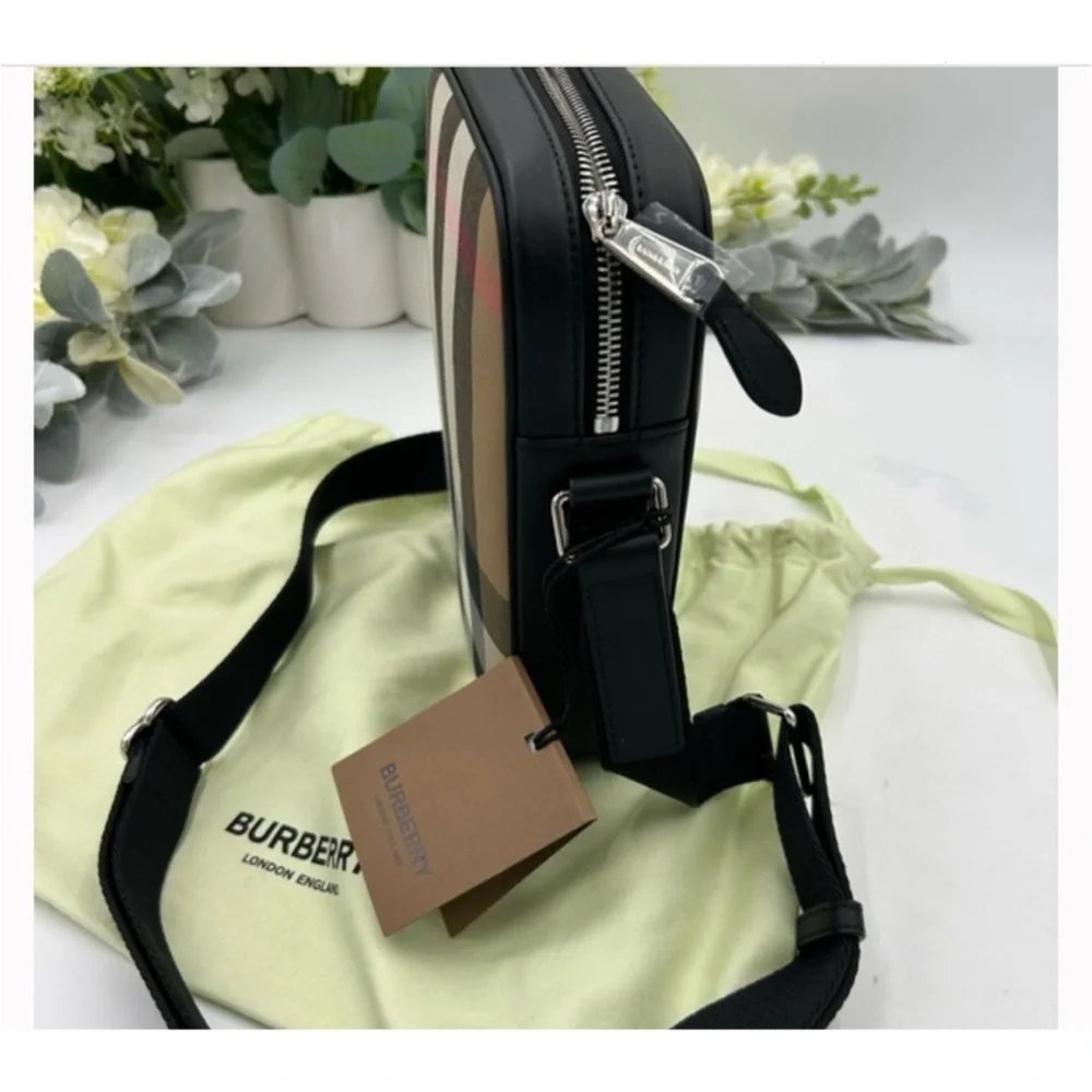 Burberry paddy check canvas vertical Crossbody camera bag NWT